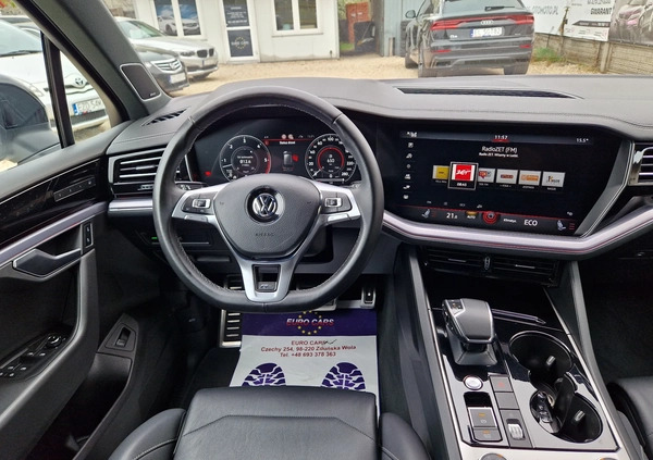 Volkswagen Touareg cena 195900 przebieg: 178000, rok produkcji 2019 z Wolbrom małe 781